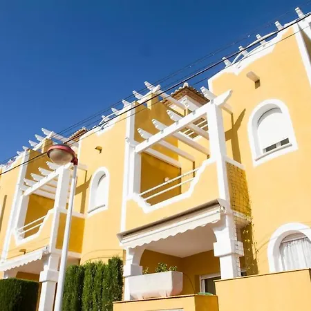 A 50 Metros Del Mar Apartment
