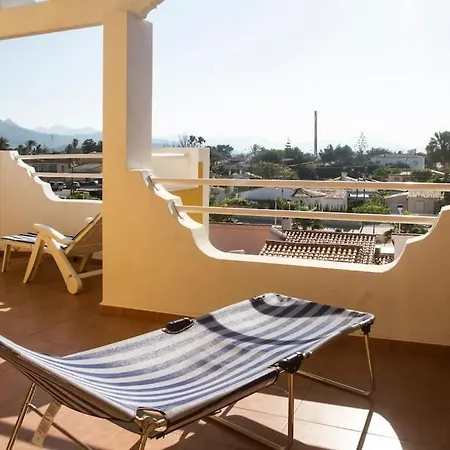 A 50 Metros Del Mar *